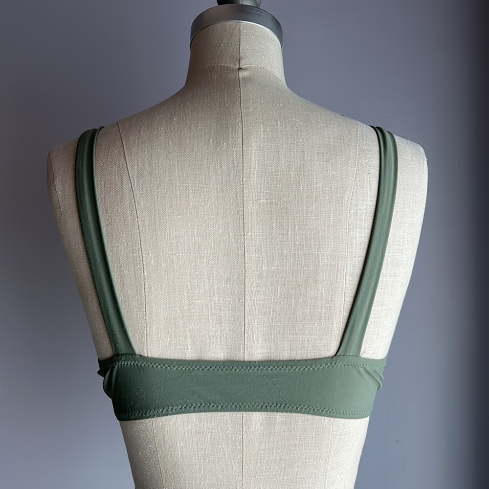 Zaful green plunge knotted tie front bikini top Size medium - Picture 2 of 7